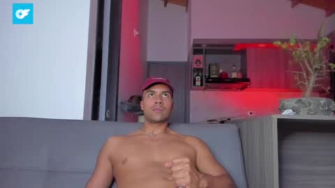 Snapshot of sag_1998 chatting on 03.04.25 Sag online show from 03.04.25