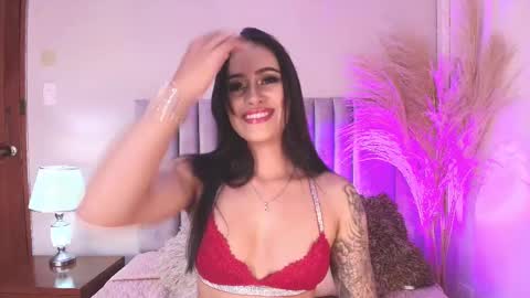 Snapshot of sagirabelle chatting on 10.14.25 Sagira Belle online show from 10.14.25