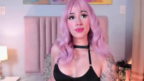 Snapshot of sagirabelle chatting on 10.18.25 Sagira Belle online show from 10.18.25