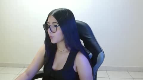 Sahaliefox  online show from 04.20.26