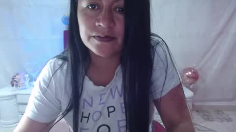 Snapshot of saharajonson chatting on 10.20.25 saharajonson online show from 10.20.25