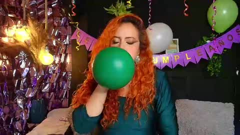 Snapshot of sahra_tayl0r_ chatting on 04.30.26 SARA online show from 04.30.26