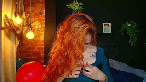 Snapshot of sahra_tayl0r_ chatting on 05.11.26 SARA online show from 05.11.26