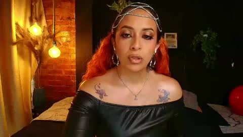 Snapshot of sahra_tayl0r_ chatting on 05.12.26 SARA online show from 05.12.26