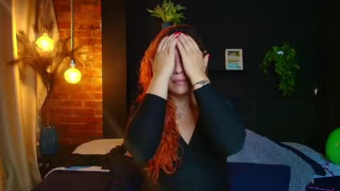 Snapshot of sahra_tayl0r_ chatting on 05.21.26 SARA online show from 05.21.26