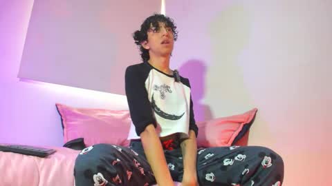 saint_dark online show from 12.03.25