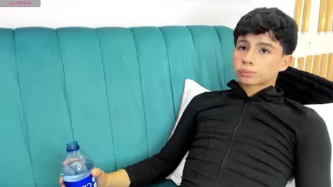 Snapshot of saintdangelo chatting on 06.12.26 Santi online show from 06.12.26