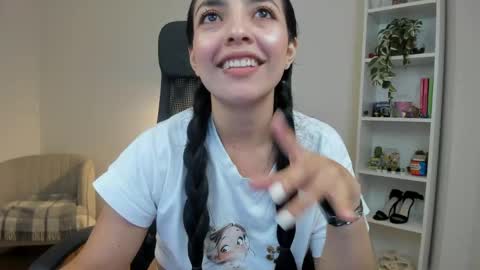 Snapshot of sakura_harper chatting on 06.05.26 Sakura Harper online show from 06.05.26