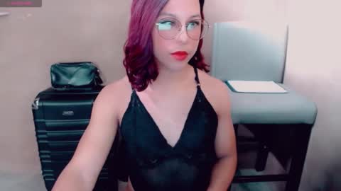 Snapshot of sakurahotgirl chatting on 12.15.25 SakuraCumExtreme online show from 12.15.25