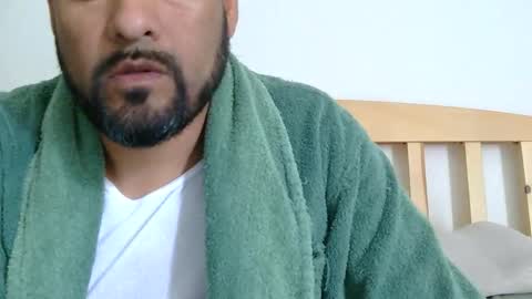 Snapshot of sal_cumplaciente chatting on 04.20.26 sal cumplaciente online show from 04.20.26
