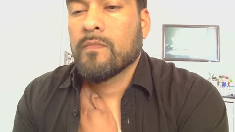 Snapshot of sal_cumplaciente chatting on 05.15.26 sal cumplaciente online show from 05.15.26