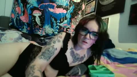 salemsslut online show from 12.12.24