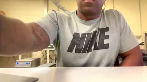 Snapshot of salgozzi chatting on 01.10.26 Cum Hanks online show from 01.10.26