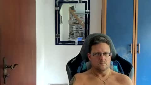 Snapshot of salichris chatting on 07.16.26 salichris online show from 07.16.26