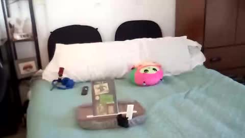 Snapshot of salis1981 chatting on 10.18.25 salis1981 online show from 10.18.25