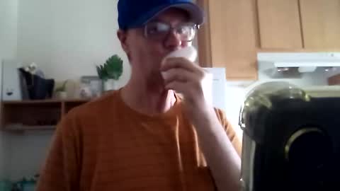 Snapshot of salis1981 chatting on 10.24.25 salis1981 online show from 10.24.25