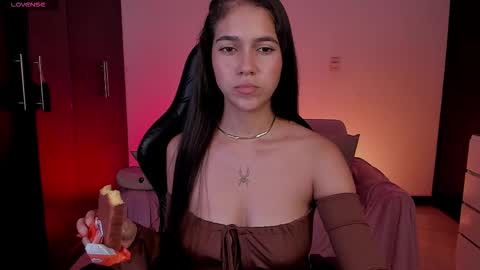 Snapshot of sallye__ chatting on 10.05.25 Sallye online show from 10.05.25