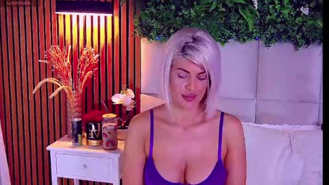 SalmaRoze online show from 04.25.26