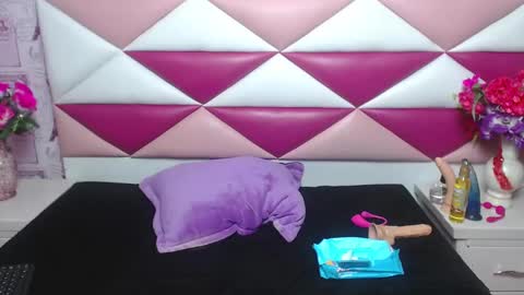 Snapshot of salmasantos chatting on 01.09.25 salmasanto online show from 01.09.25