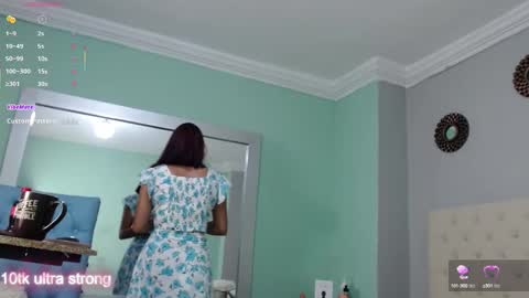 Snapshot of salome_aguilar chatting on 10.03.25 Isabel online show from 10.03.25