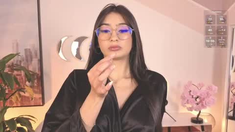 Snapshot of salomee_mon chatting on 05.15.26 Salo online show from 05.15.26