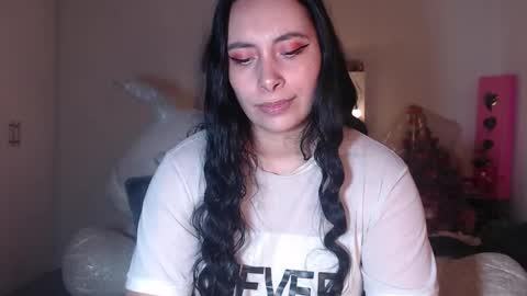 Snapshot of salomefox2 chatting on 12.22.24 yenny online show from 12.22.24