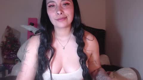 Snapshot of salomefox2 chatting on 01.22.25 yenny online show from 01.22.25