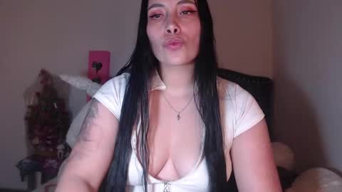 Snapshot of salomefox2 chatting on 01.28.25 yenny online show from 01.28.25