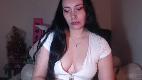 Snapshot of salomefox2 chatting on 02.01.25 yenny online show from 02.01.25