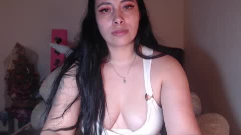 Snapshot of salomefox2 chatting on 02.03.25 yenny online show from 02.03.25