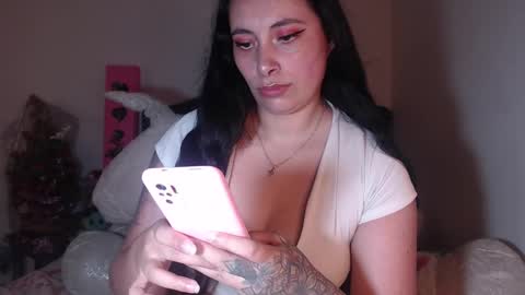 Snapshot of salomefox2 chatting on 02.09.25 yenny online show from 02.09.25