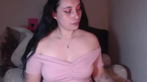 Snapshot of salomefox2 chatting on 02.10.25 yenny online show from 02.10.25