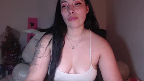 Snapshot of salomefox2 chatting on 02.11.25 yenny online show from 02.11.25