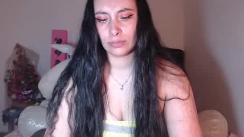 Snapshot of salomefox2 chatting on 02.13.25 yenny online show from 02.13.25