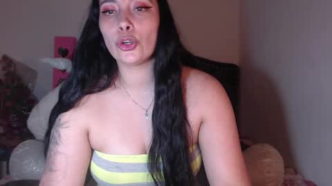 Snapshot of salomefox2 chatting on 02.18.25 yenny online show from 02.18.25