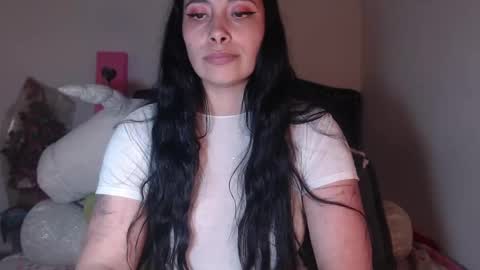 Snapshot of salomefox2 chatting on 02.19.25 yenny online show from 02.19.25