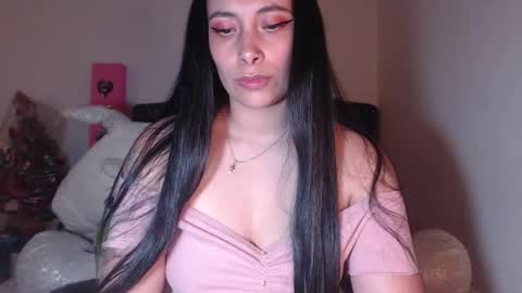 Snapshot of salomefox2 chatting on 02.25.25 yenny online show from 02.25.25