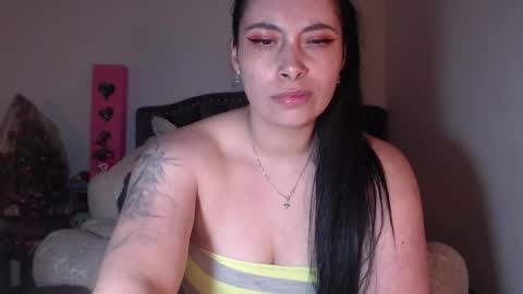 Snapshot of salomefox2 chatting on 03.04.25 yenny online show from 03.04.25