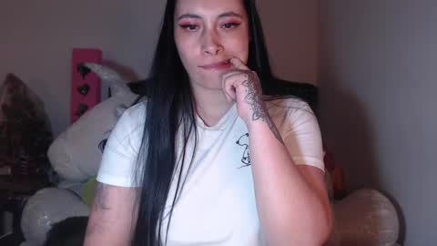 Snapshot of salomefox2 chatting on 03.05.25 yenny online show from 03.05.25