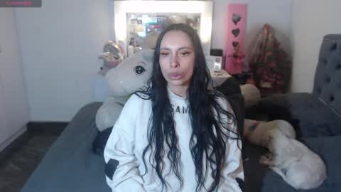 Snapshot of salomefox2 chatting on 09.11.25 yenny online show from 09.11.25