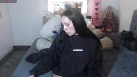 Snapshot of salomefox2 chatting on 09.16.25 yenny online show from 09.16.25