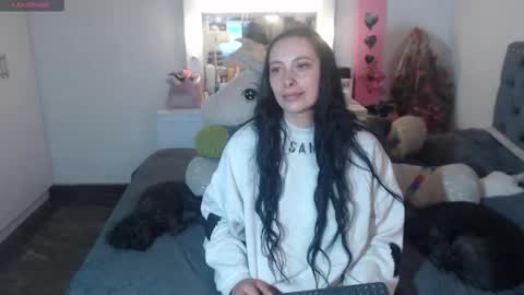 Snapshot of salomefox2 chatting on 09.22.25 yenny online show from 09.22.25