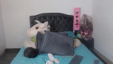 Snapshot of salomefox2 chatting on 10.09.25 yenny online show from 10.09.25