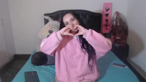 Snapshot of salomefox2 chatting on 11.05.25 yenny online show from 11.05.25