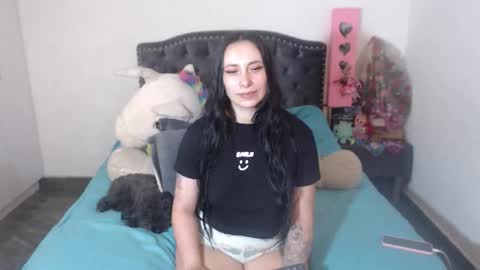 Snapshot of salomefox2 chatting on 11.06.25 yenny online show from 11.06.25