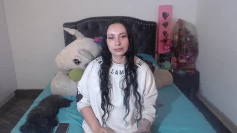 Snapshot of salomefox2 chatting on 11.13.25 yenny online show from 11.13.25