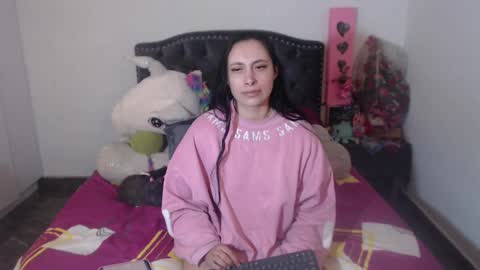 Snapshot of salomefox2 chatting on 11.18.25 yenny online show from 11.18.25