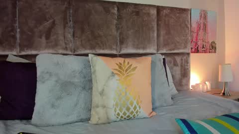 Snapshot of salomesimos1 chatting on 02.17.25 Salome online show from 02.17.25