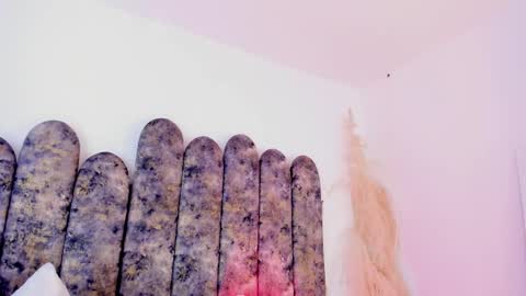 Snapshot of salomesimos1 chatting on 10.18.25 Salome online show from 10.18.25