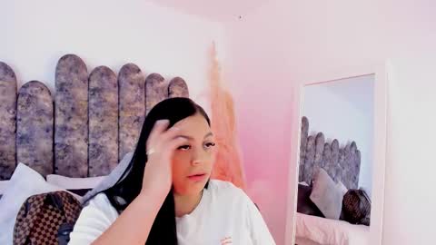 Snapshot of salomesimos1 chatting on 10.21.25 Salome online show from 10.21.25